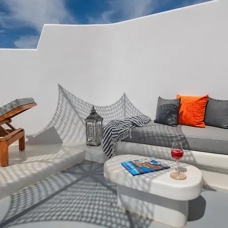 Megalochori 1-bed Sleeps 3 Pool & Parking Villa